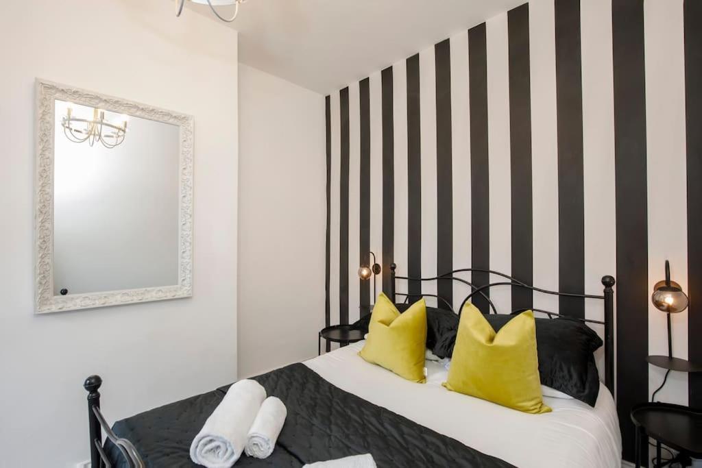 The Milton - Stylish Terraced *