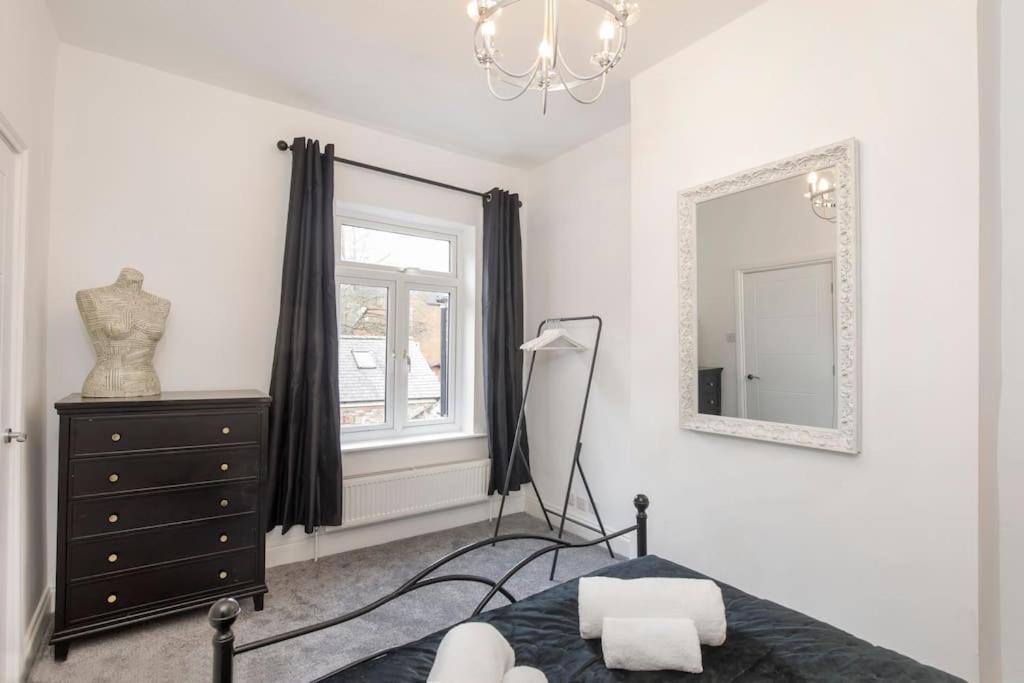 The Milton - Stylish Terraced York