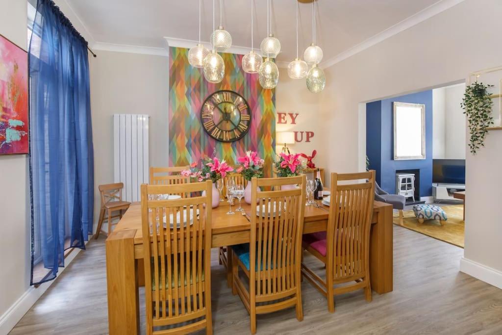 The Milton - Stylish Terraced Holiday home *