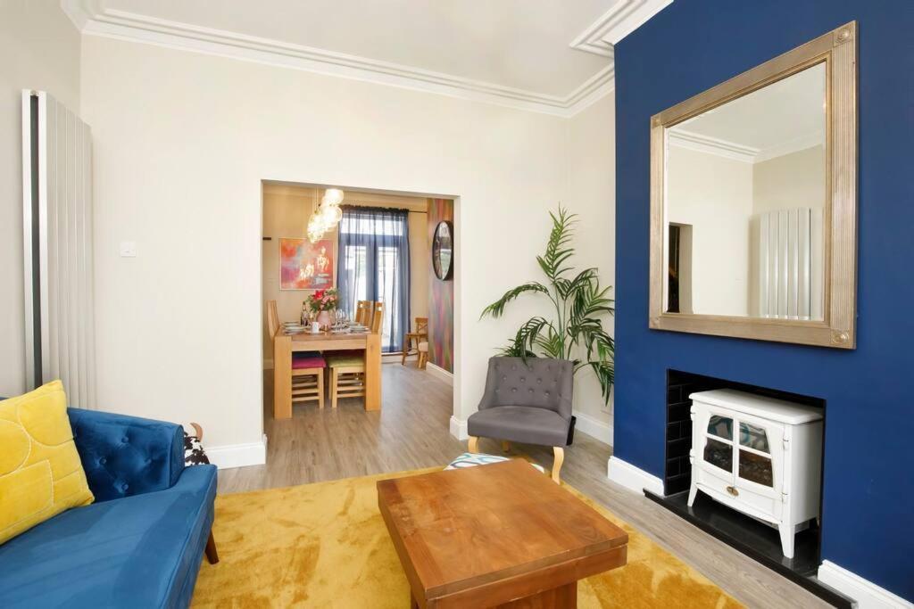 The Milton - Stylish Terraced Holiday home *