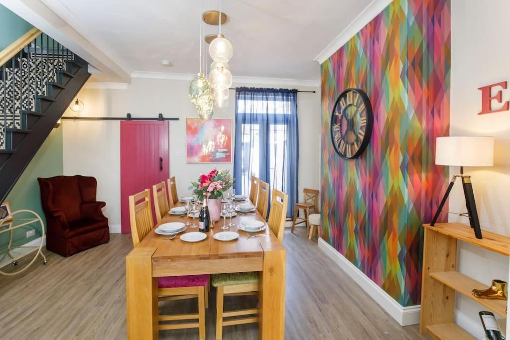 The Milton - Stylish Terraced Holiday home York